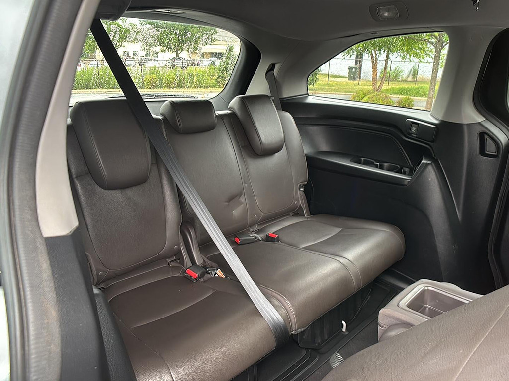 2018 Honda Odyssey Located at Smart Motors Toyota slide-image