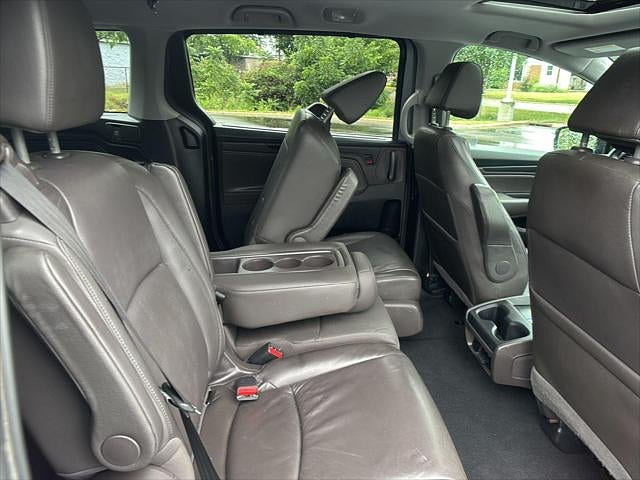 2018 Honda Odyssey Located at Smart Motors Toyota light-box-slides