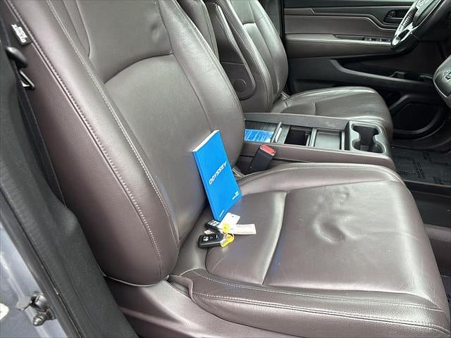2018 Honda Odyssey Located at Smart Motors Toyota light-box-slides