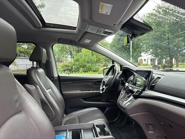 2018 Honda Odyssey Located at Smart Motors Toyota light-box-slides