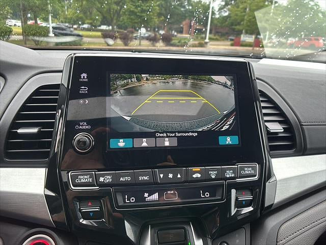 2018 Honda Odyssey Located at Smart Motors Toyota light-box-slides