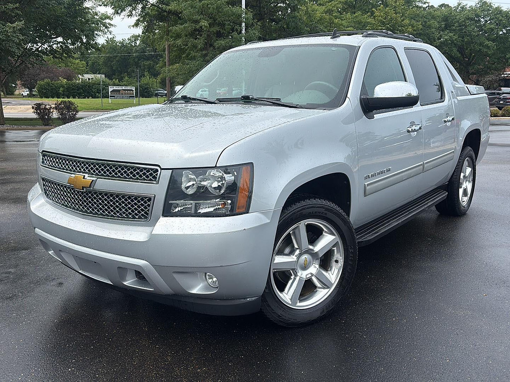 2012 Chevrolet Avalanche Located at Smart Motors Toyota light-box-slides