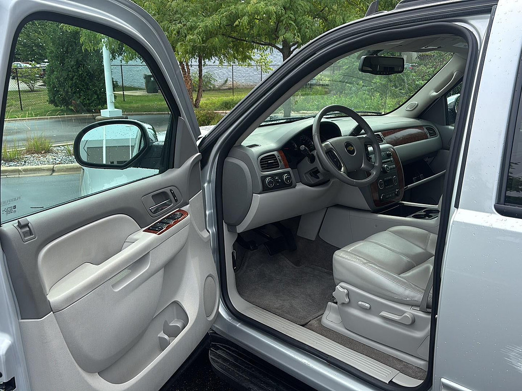 2012 Chevrolet Avalanche Located at Smart Motors Toyota slide-image