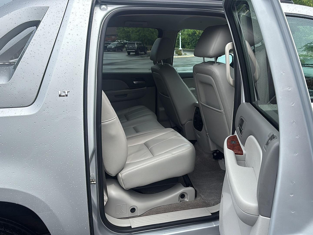 2012 Chevrolet Avalanche Located at Smart Motors Toyota light-box-slides