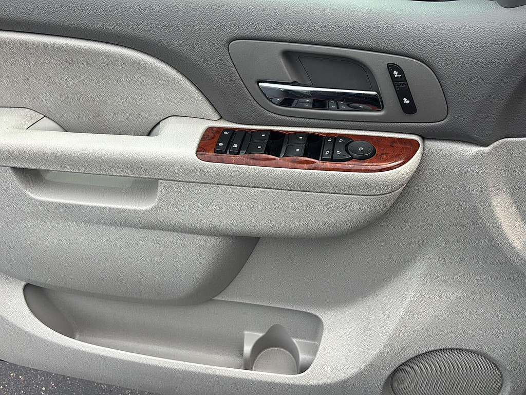 2012 Chevrolet Avalanche Located at Smart Motors Toyota light-box-slides