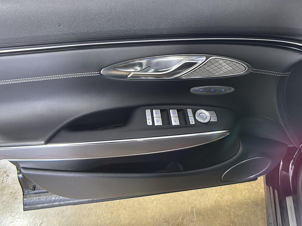 2024 Genesis GV70 Located at Smart Motors Toyota light-box-slides