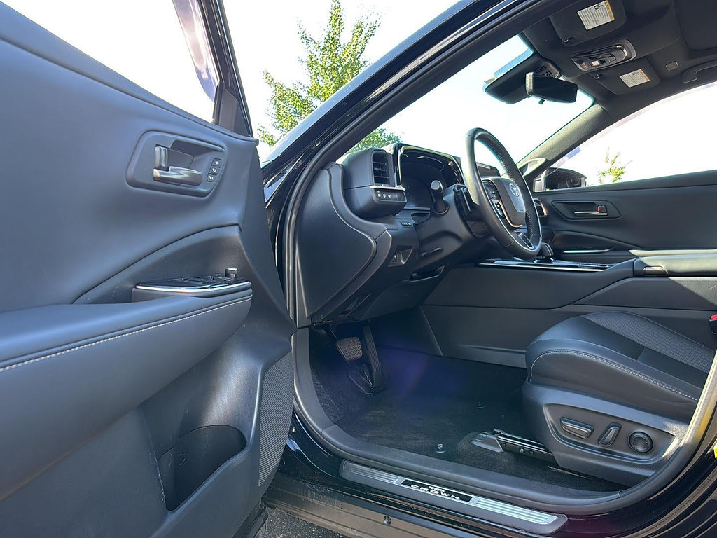 2025 Toyota Crown Signia Located at Smart Motors Toyota slide-image