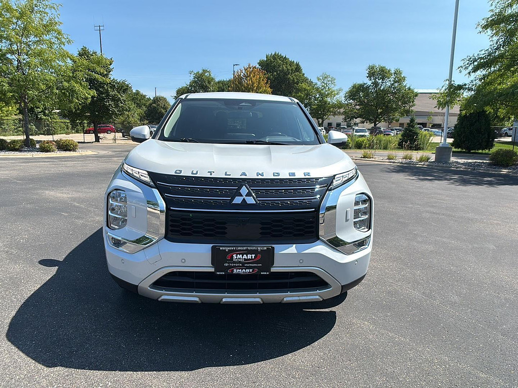 2024 Mitsubishi Outlander Located at Smart Motors Toyota slide-image