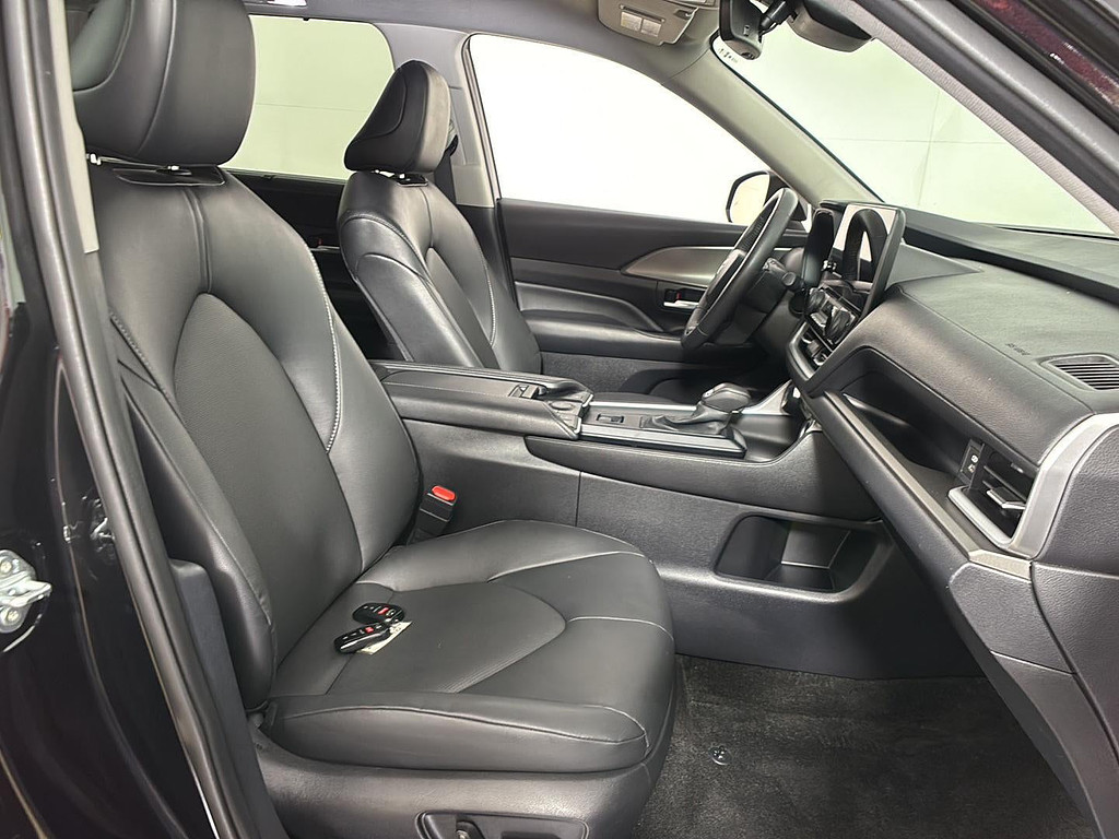 2024 Toyota Grand Highlander Located at Smart Motors Toyota light-box-slides