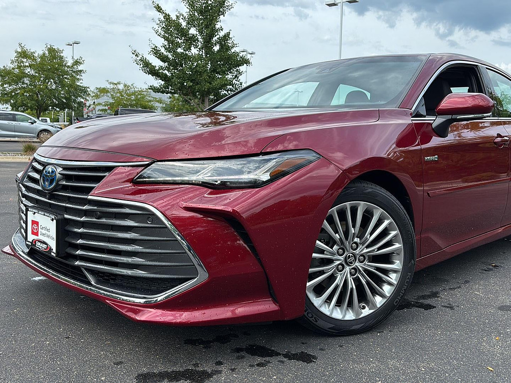 2019 Toyota Avalon Located at Smart Motors Toyota slide-image