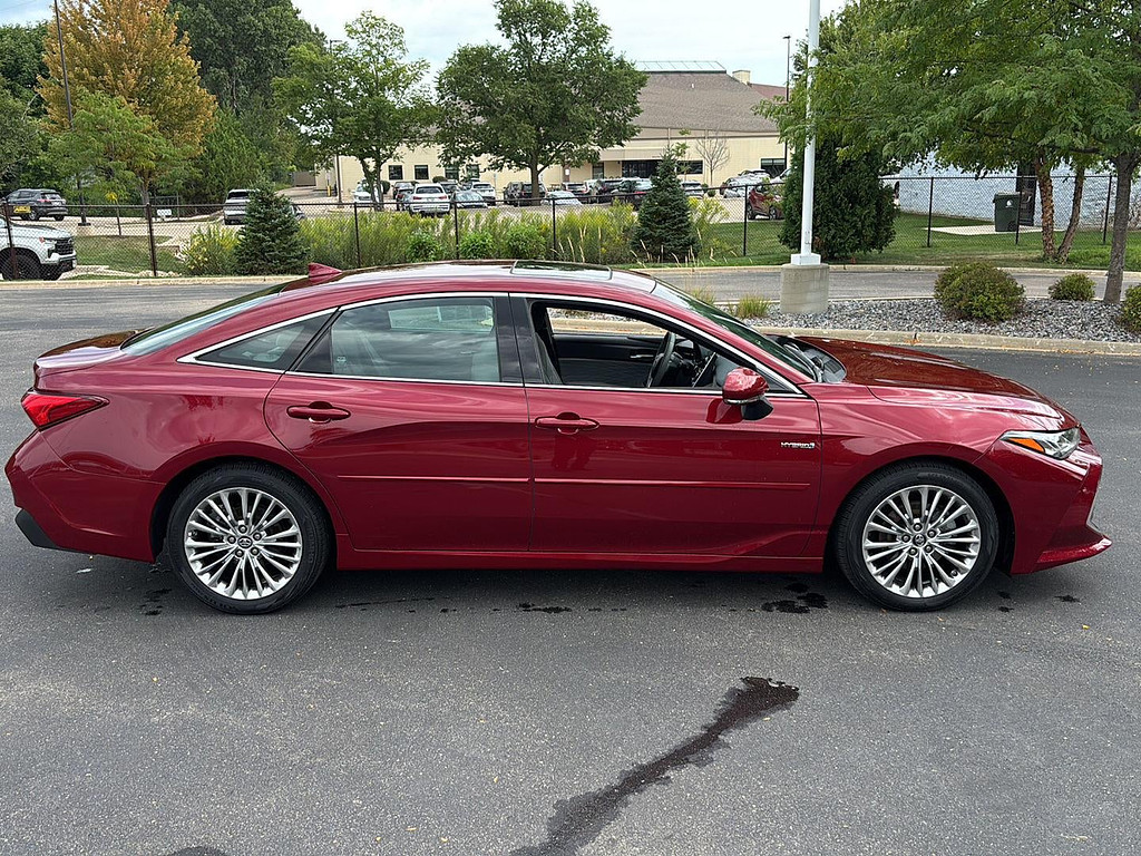 2019 Toyota Avalon Located at Smart Motors Toyota slide-image