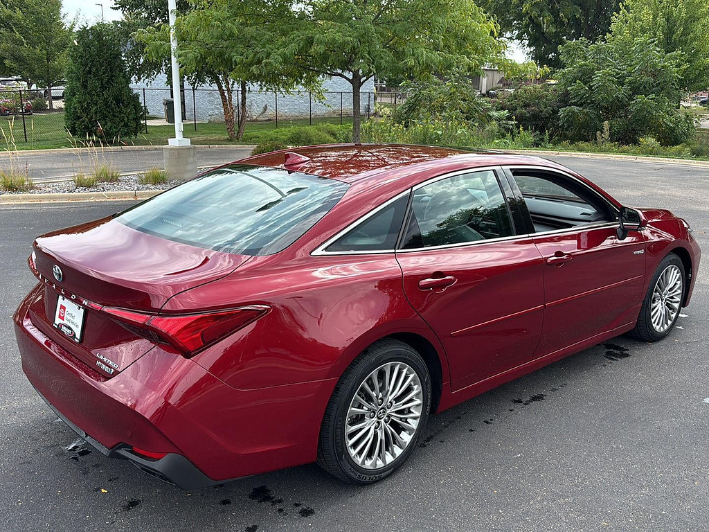 2019 Toyota Avalon Located at Smart Motors Toyota slide-image
