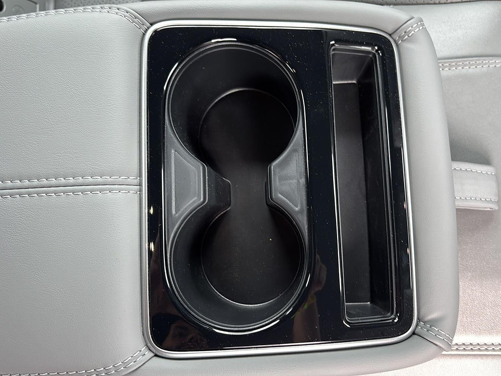 2019 Toyota Avalon Located at Smart Motors Toyota slide-image