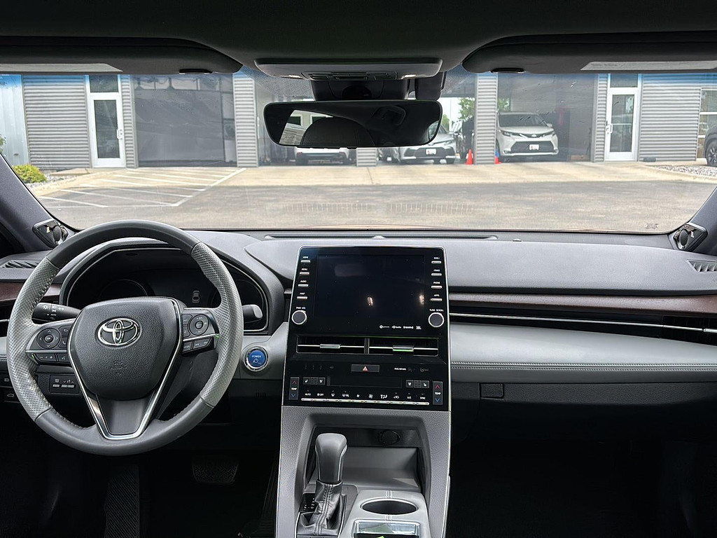 2019 Toyota Avalon Located at Smart Motors Toyota slide-image