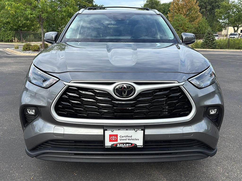 2025 Toyota Highlander Located at Smart Motors Toyota slide-image