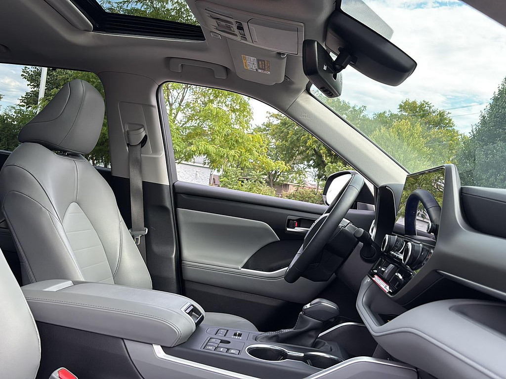 2025 Toyota Highlander Located at Smart Motors Toyota light-box-slides