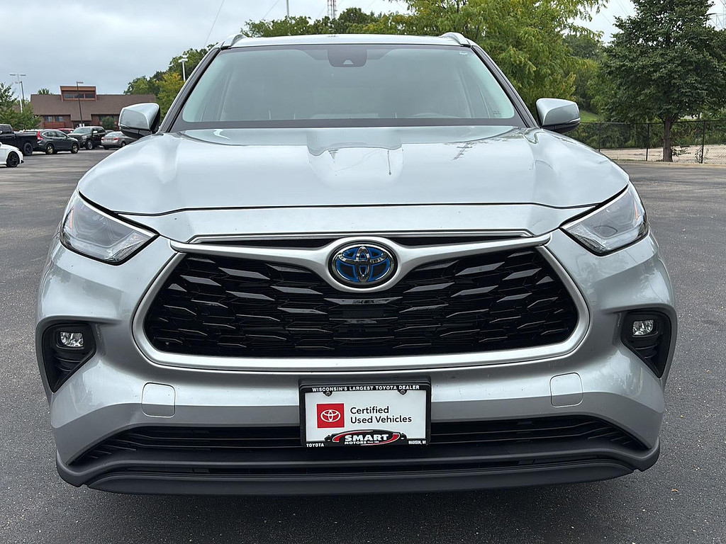 2023 Toyota Highlander Hybrid Located at Smart Motors Toyota light-box-slides
