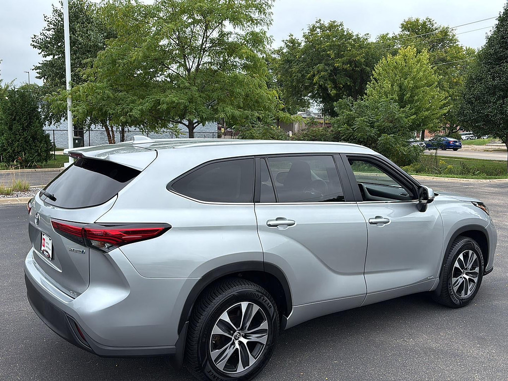 2023 Toyota Highlander Hybrid Located at Smart Motors Toyota light-box-slides