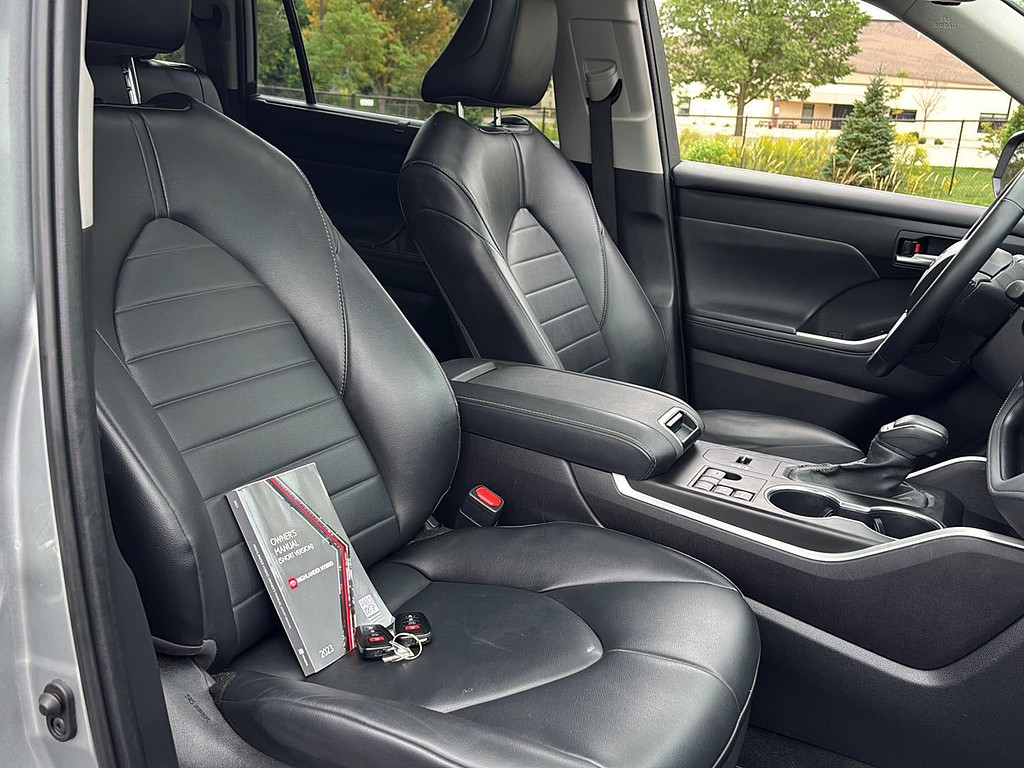 2023 Toyota Highlander Hybrid Located at Smart Motors Toyota light-box-slides