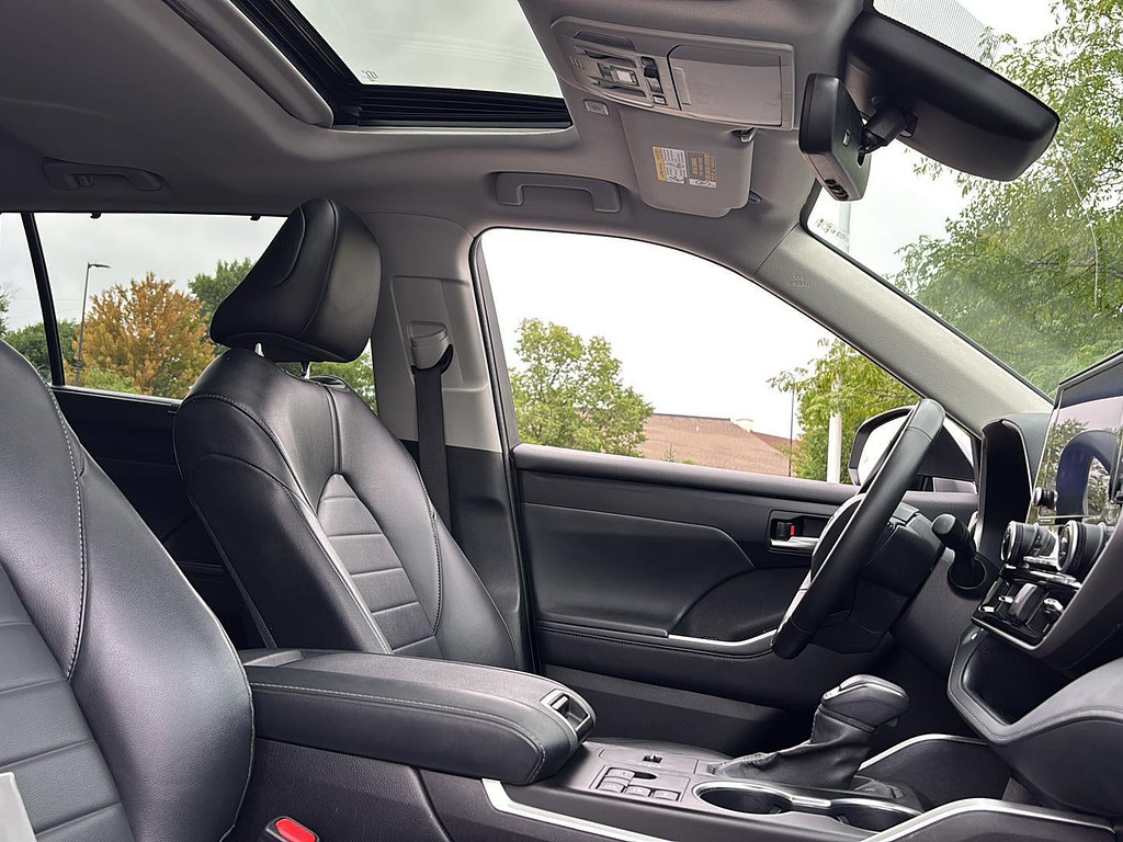 2023 Toyota Highlander Hybrid Located at Smart Motors Toyota light-box-slides