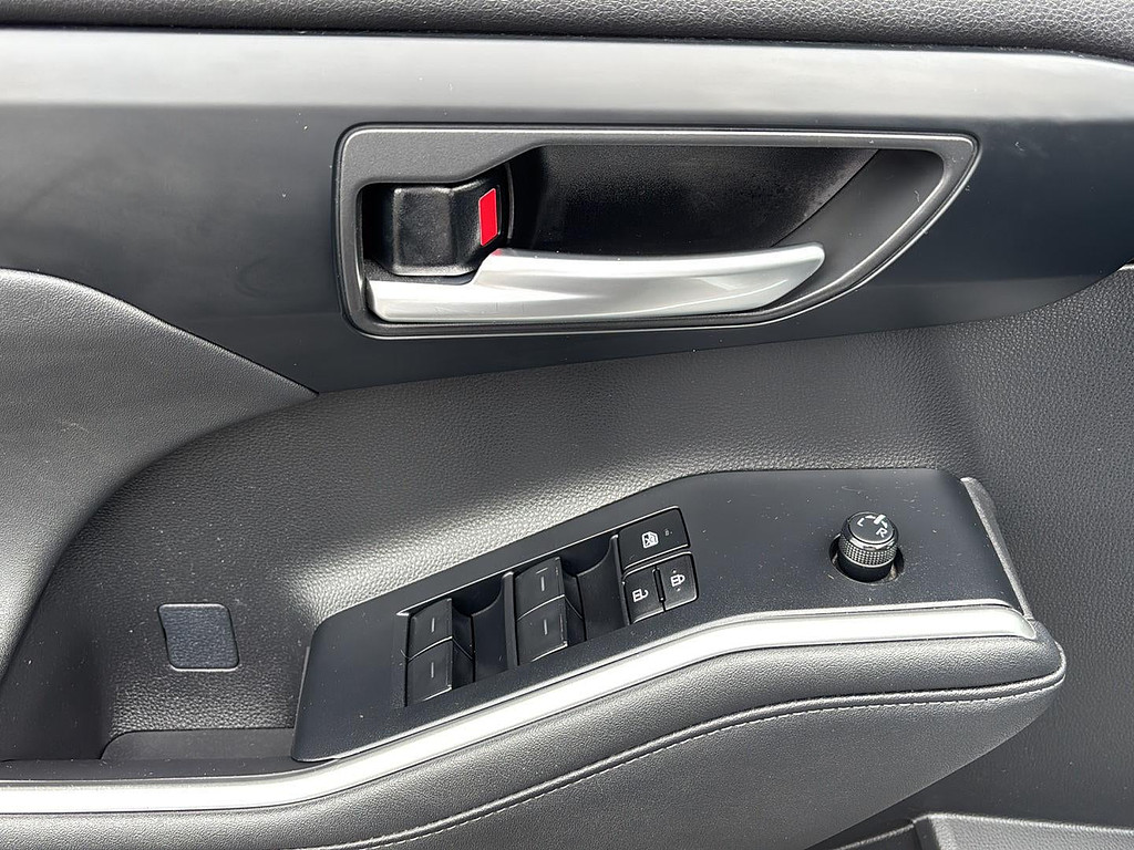 2023 Toyota Highlander Hybrid Located at Smart Motors Toyota light-box-slides