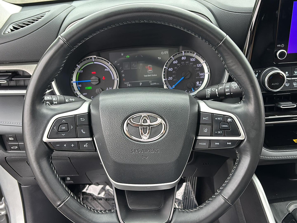 2023 Toyota Highlander Hybrid Located at Smart Motors Toyota light-box-slides
