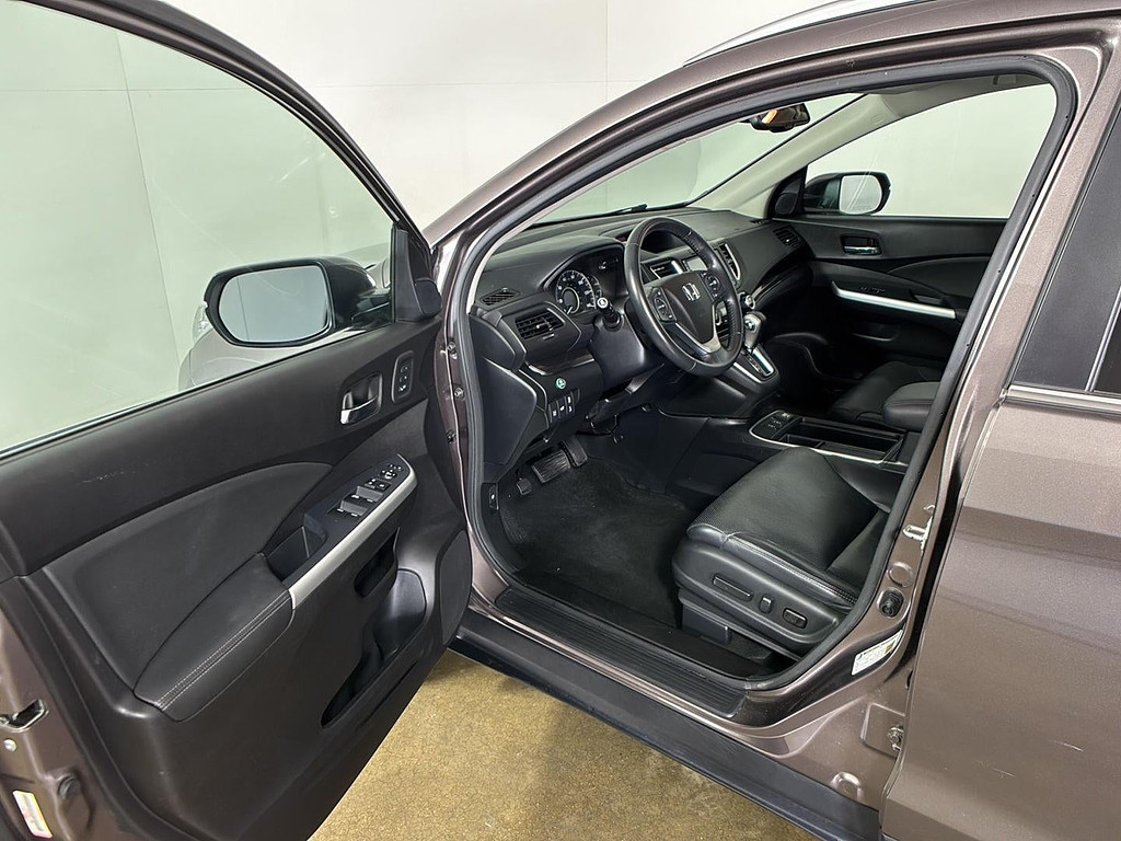 2016 Honda Cr-V Located at Smart Motors Toyota light-box-slides