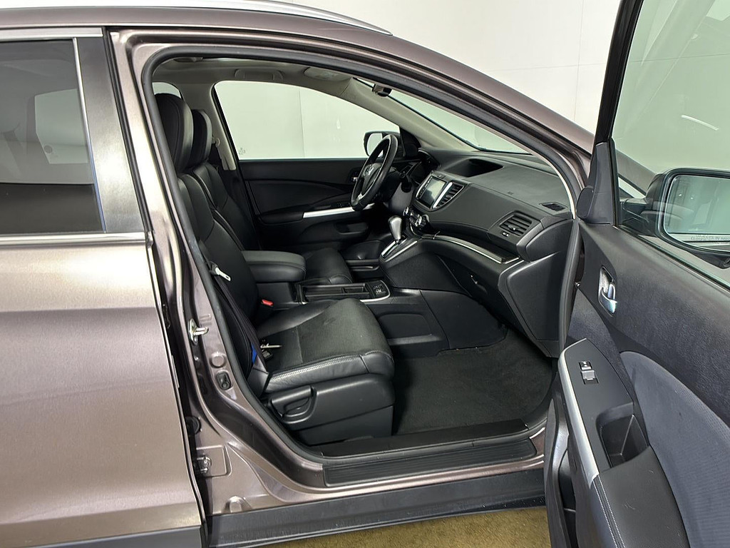 2016 Honda Cr-V Located at Smart Motors Toyota slide-image