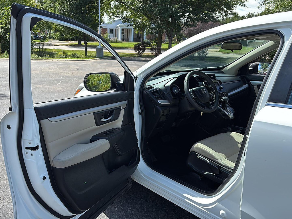 2018 Honda Cr-V Located at Smart Motors Toyota light-box-slides