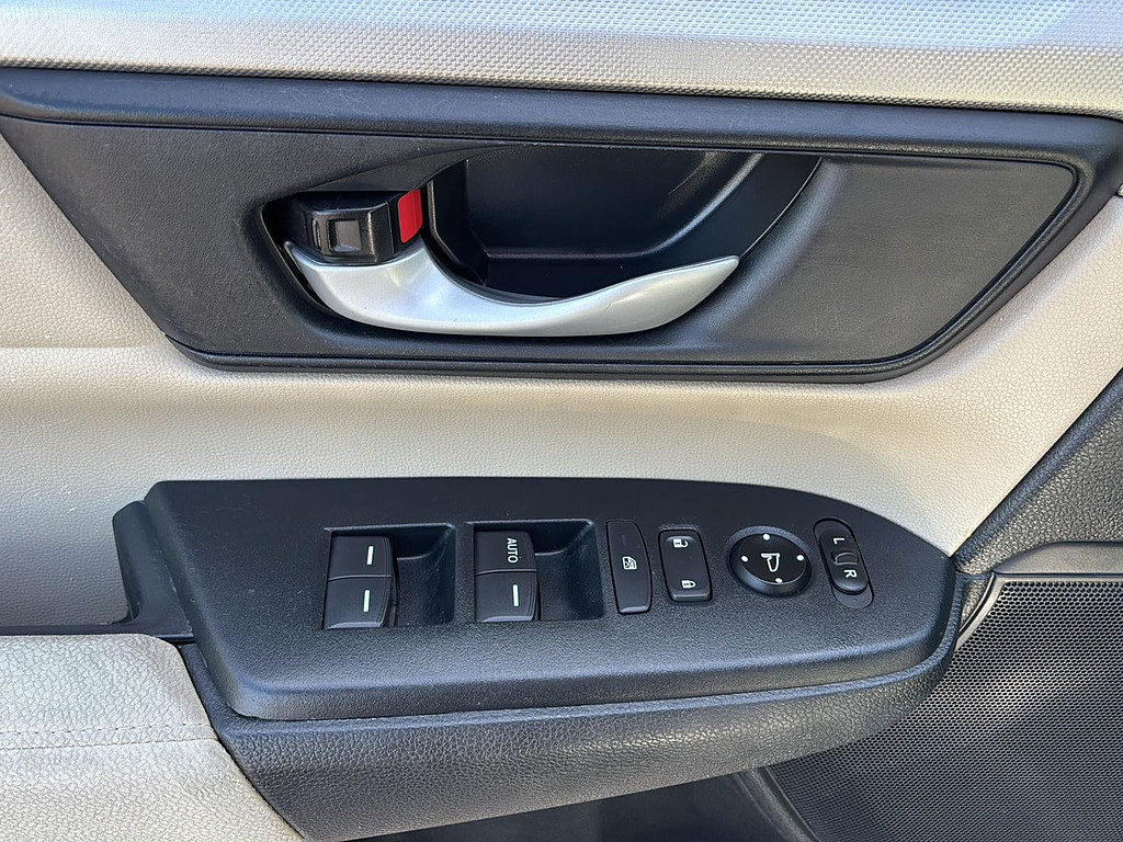 2018 Honda Cr-V Located at Smart Motors Toyota slide-image