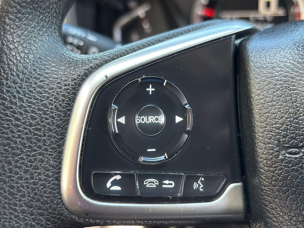 2018 Honda Cr-V Located at Smart Motors Toyota light-box-slides