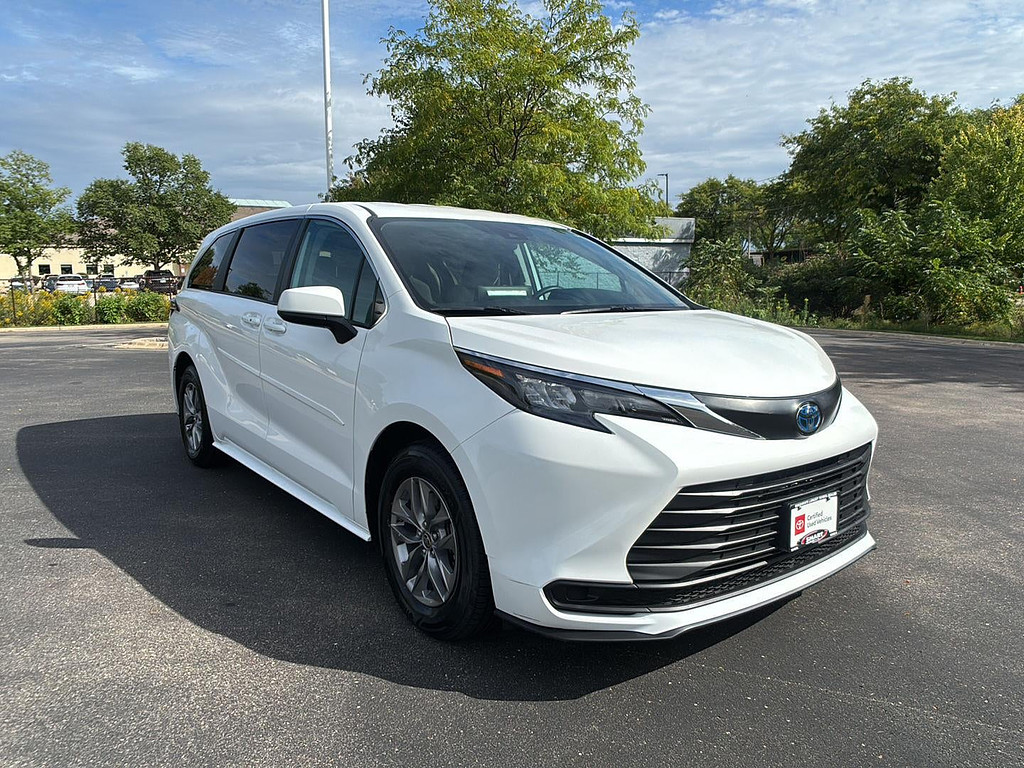 2024 Toyota Sienna Located at Smart Motors Toyota light-box-slides