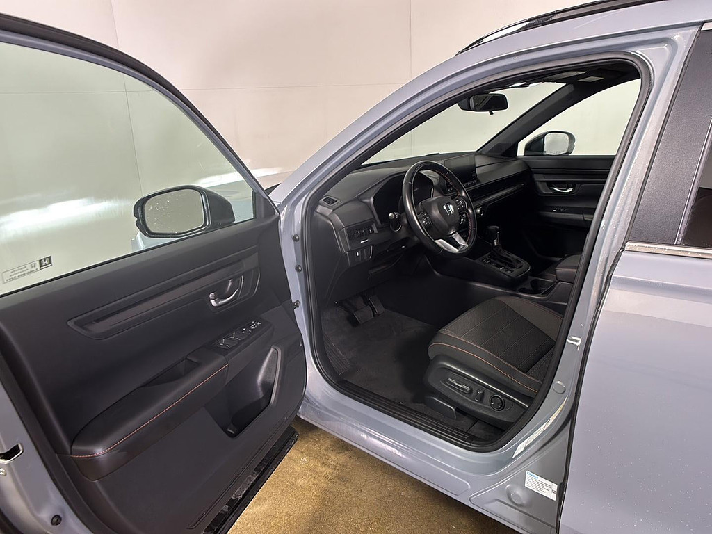 2025 Honda Cr-V Hybrid Located at Smart Motors Toyota light-box-slides