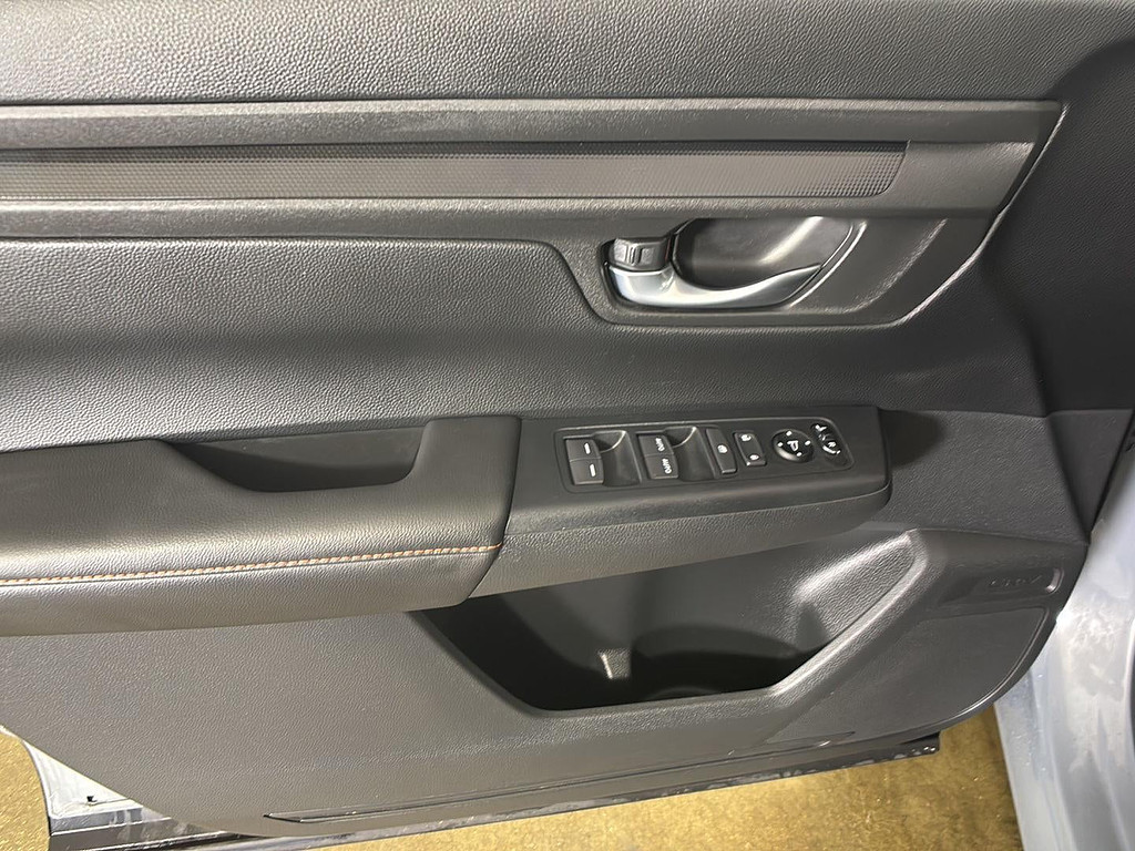 2025 Honda Cr-V Hybrid Located at Smart Motors Toyota light-box-slides