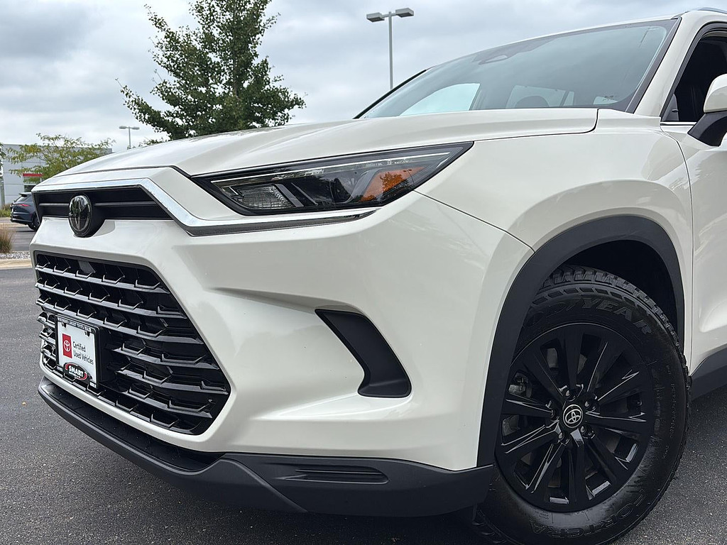 2024 Toyota Grand Highlander Located at Smart Motors Toyota light-box-slides
