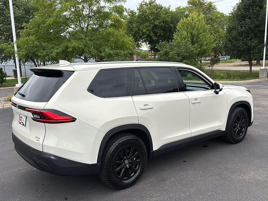2024 Toyota Grand Highlander Located at Smart Motors Toyota slide-image