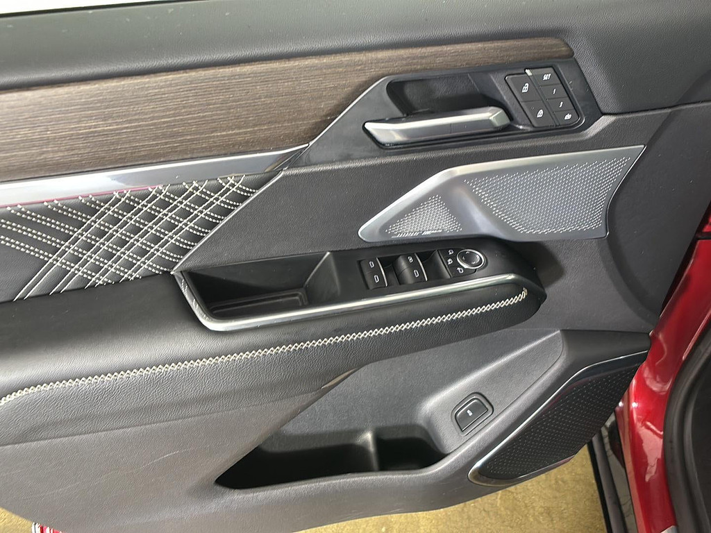 2025 GMC Acadia Located at Smart Motors Toyota slide-image