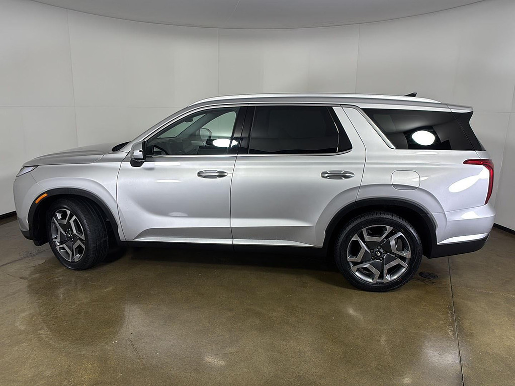 2025 Hyundai Palisade Located at Smart Motors Toyota light-box-slides