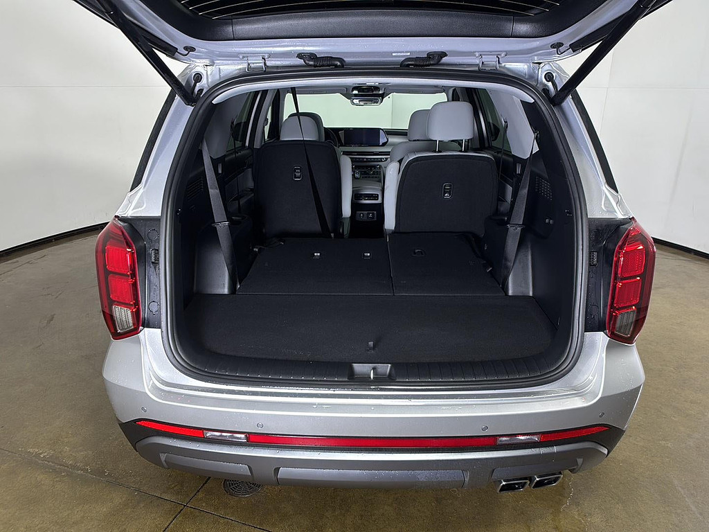 2025 Hyundai Palisade Located at Smart Motors Toyota light-box-slides