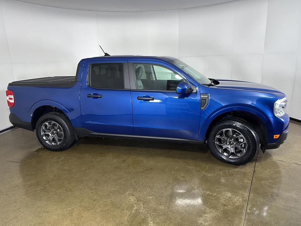 2023 Ford Maverick Located at Smart Motors Toyota slide-image