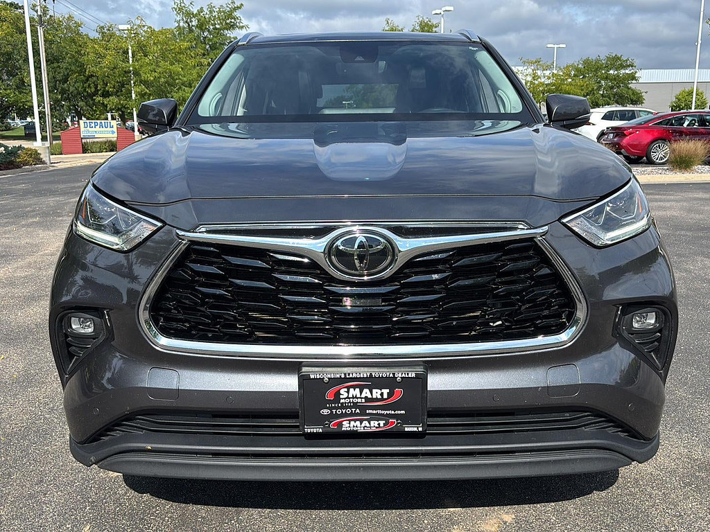 2024 Toyota Highlander Located at Smart Motors Toyota light-box-slides