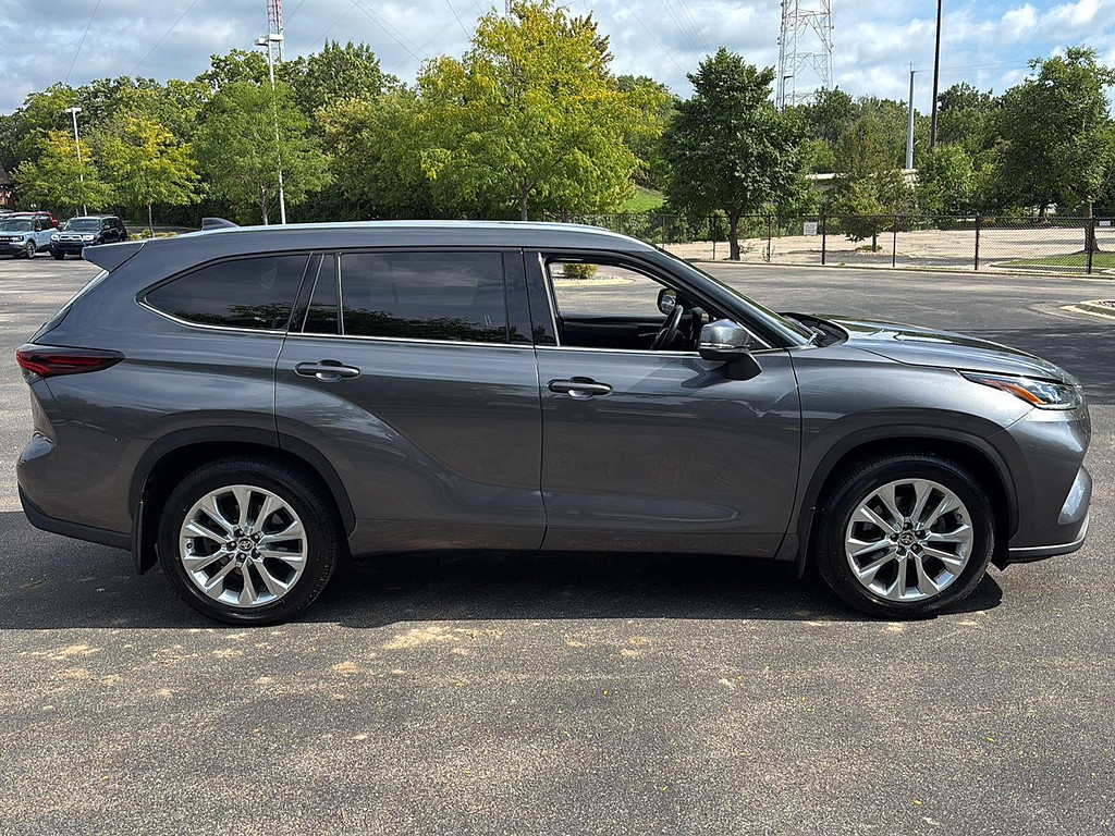 2024 Toyota Highlander Located at Smart Motors Toyota light-box-slides