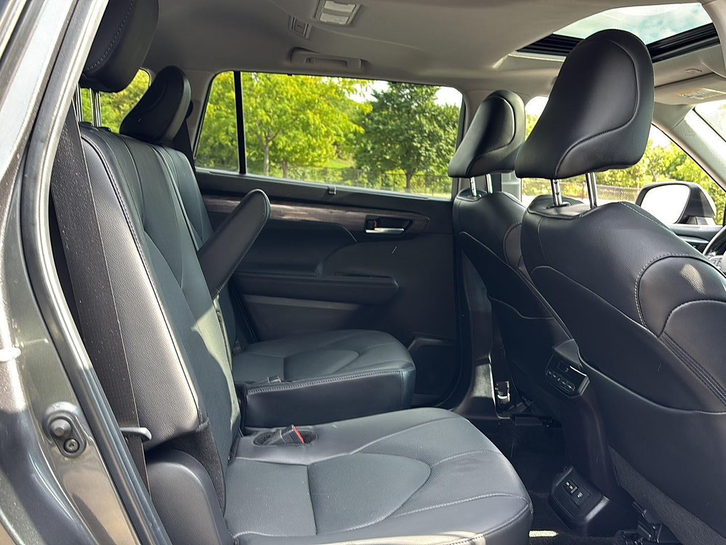 2024 Toyota Highlander Located at Smart Motors Toyota slide-image
