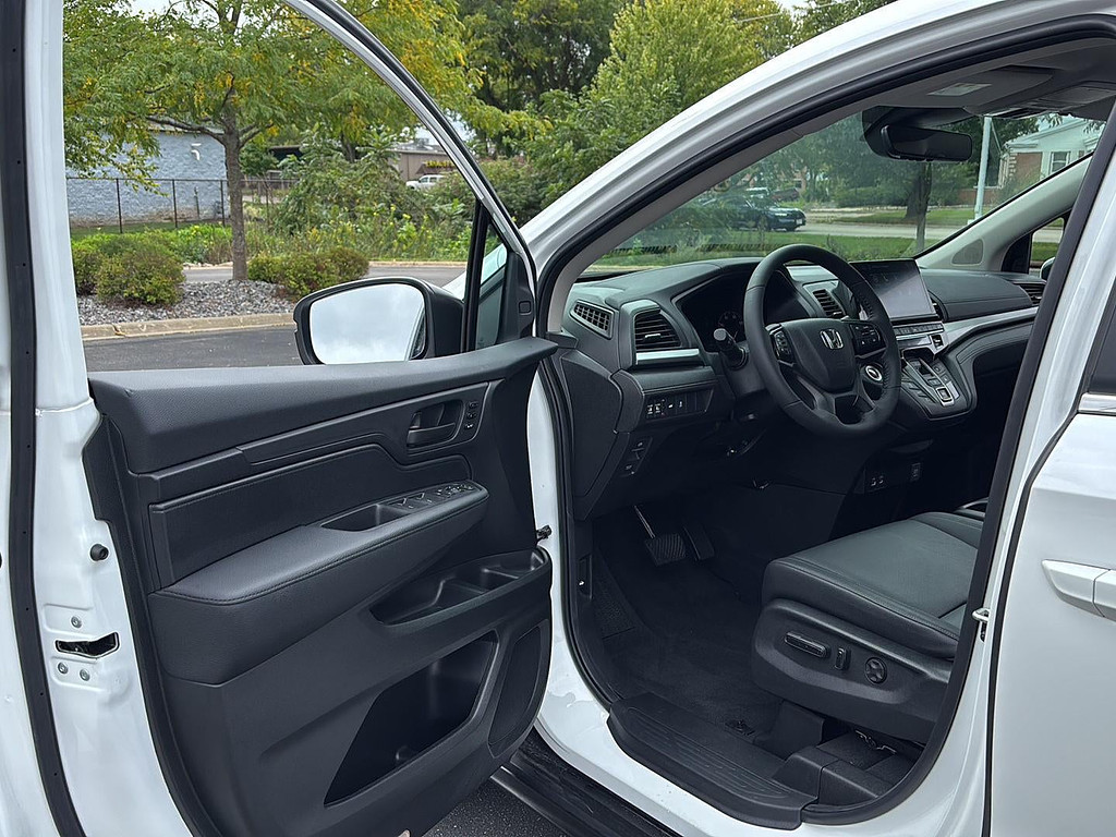 2026 Honda Odyssey Located at Smart Motors Toyota light-box-slides