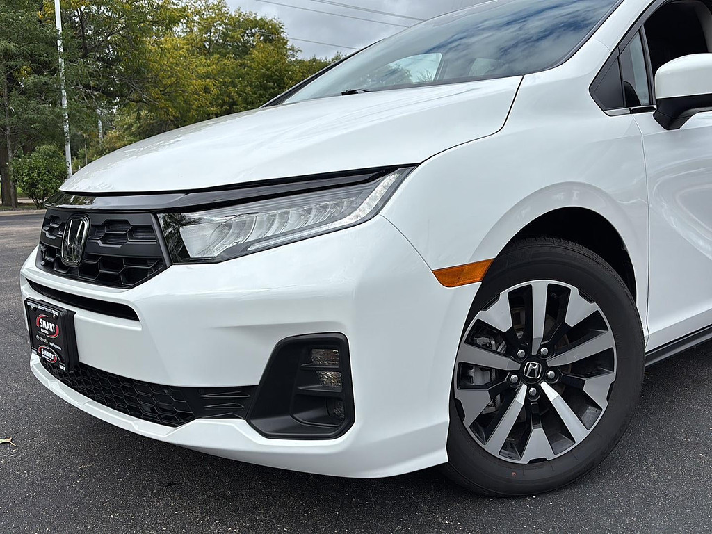 2026 Honda Odyssey Located at Smart Motors Toyota light-box-slides