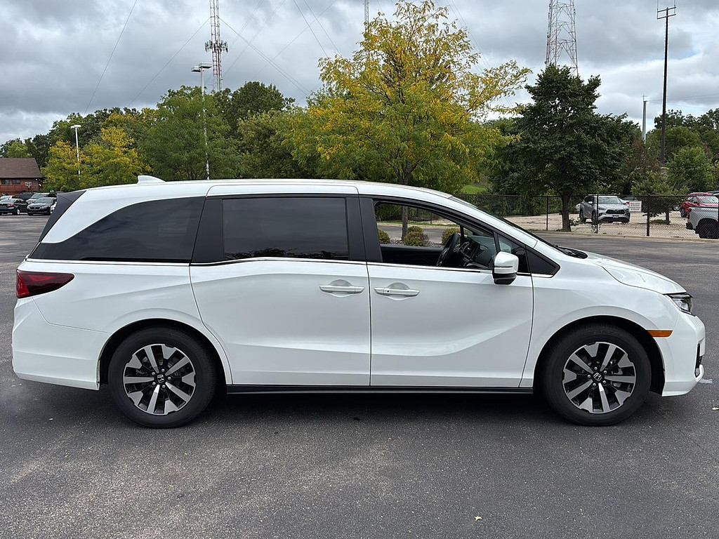 2026 Honda Odyssey Located at Smart Motors Toyota slide-image