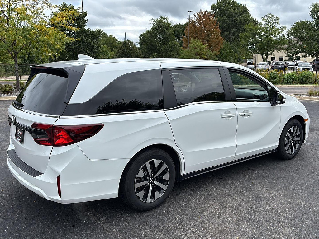 2026 Honda Odyssey Located at Smart Motors Toyota light-box-slides