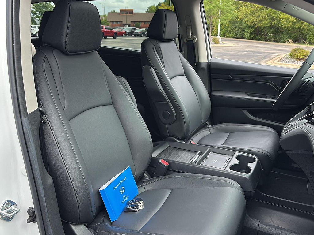 2026 Honda Odyssey Located at Smart Motors Toyota light-box-slides