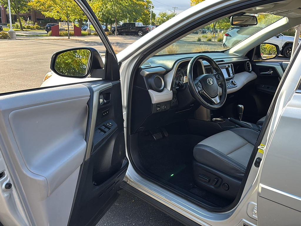 2013 Toyota RAV4 Located at Smart Motors Toyota light-box-slides