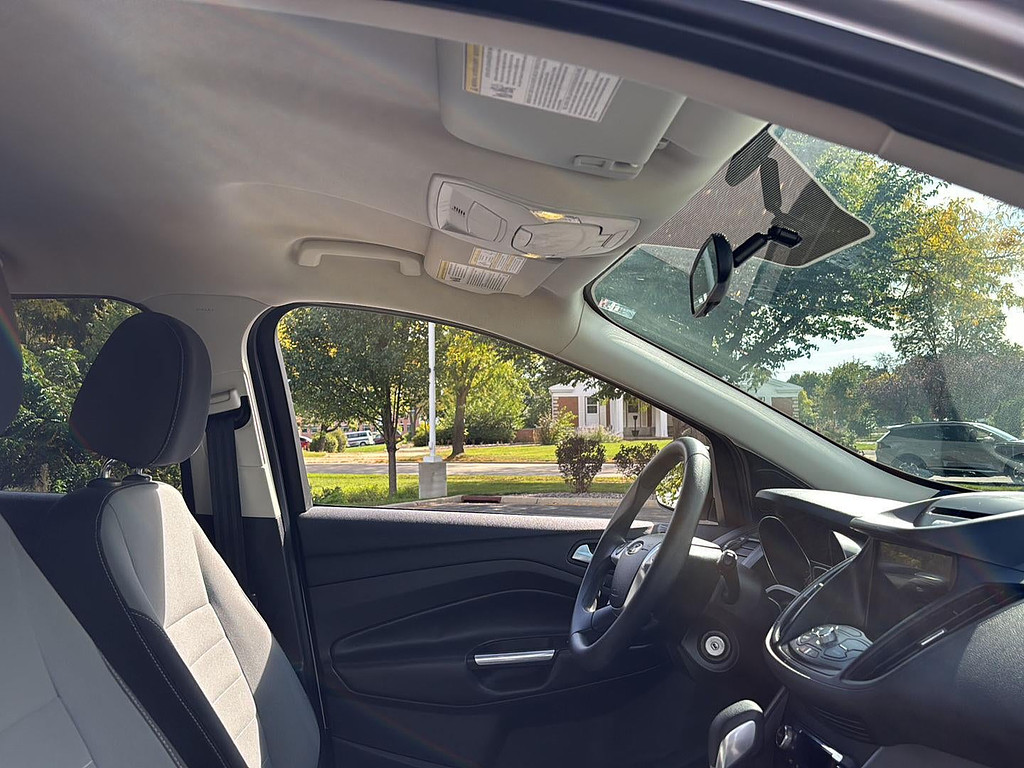 2016 Ford Escape Located at Smart Motors Toyota light-box-slides